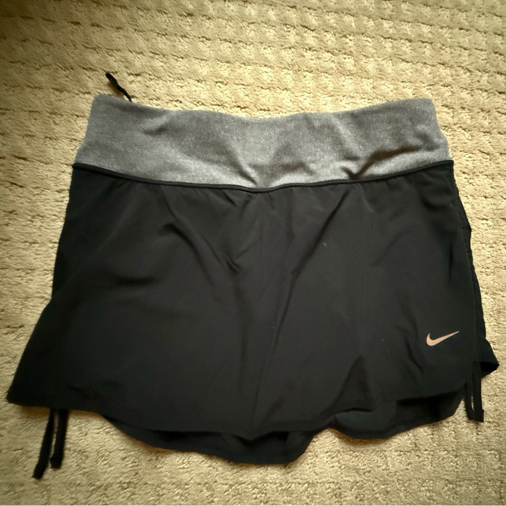 Nike Dri-FIT Black and Gray Skirt